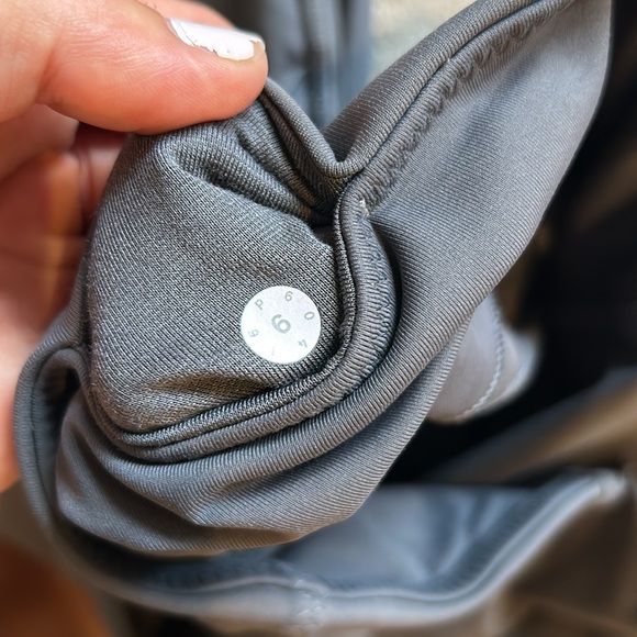 Lululemon legging with side pockets - Picture 4 of 4